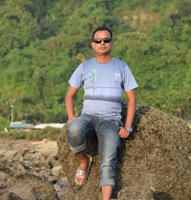 মানিকগঞ্জে আইনজীবীর ঝুলন্ত মরদেহ উদ্ধার